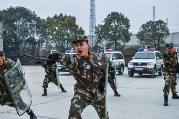 武警警棍术6个基本动作