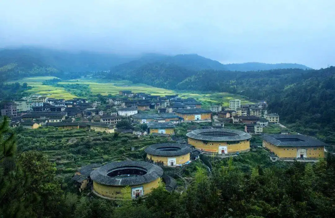 福建的雨下到网友崩溃，这波强降雨会持续多久？