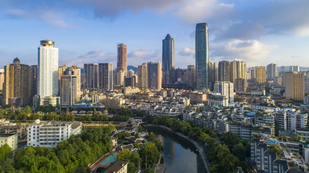 久雨初晴猜中国城市名称