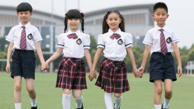 杭州小学万元校服定制费，一年学费十二万，这事你怎么看？