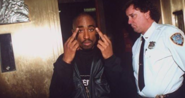 2PAC 谁杀的 ？