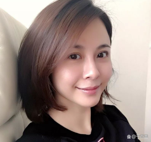 因杨若兮放弃陈佳妍的连奕名，离婚时净身出户，如今的他怎么样了？