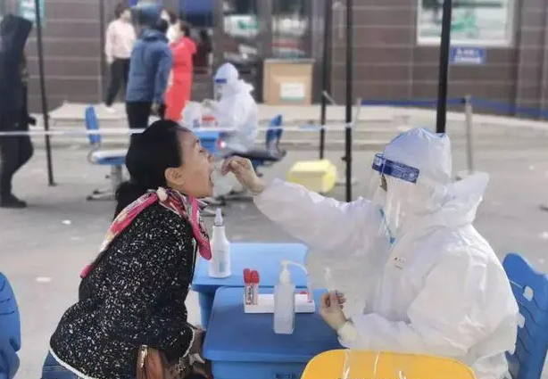 未做核酸超四天并拒扫场所码，青岛一女子被行拘五日，起到了哪些警示作用？