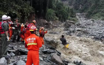 彭州山洪前管理员曾大喊求游客上岸，此次事故本可避免吗？游客为何不听呢？