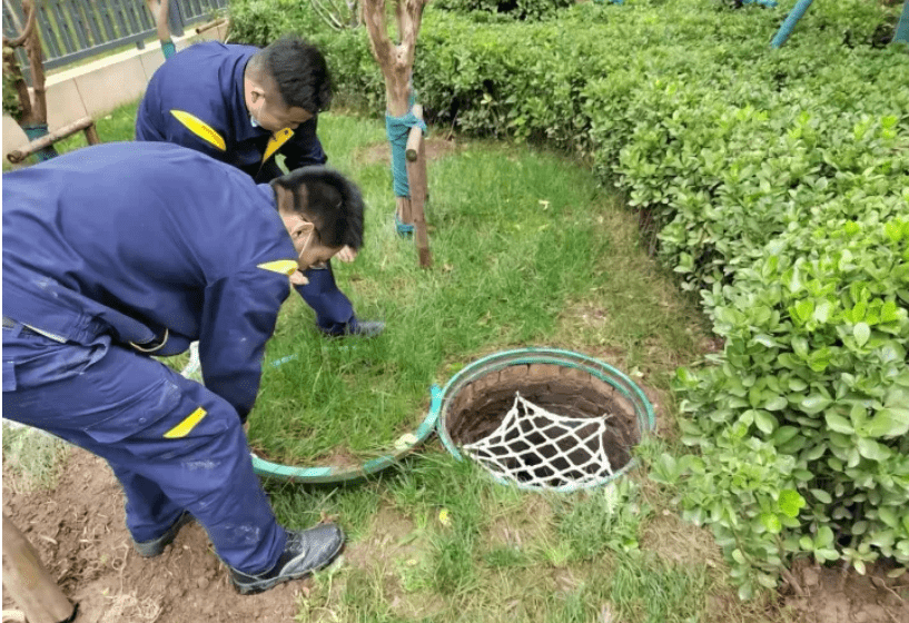 西安曲江五小学生坠井身亡引发关注，造成此悲剧的原因是什么？