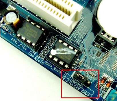 Standard CMOS Features 是什么意思?