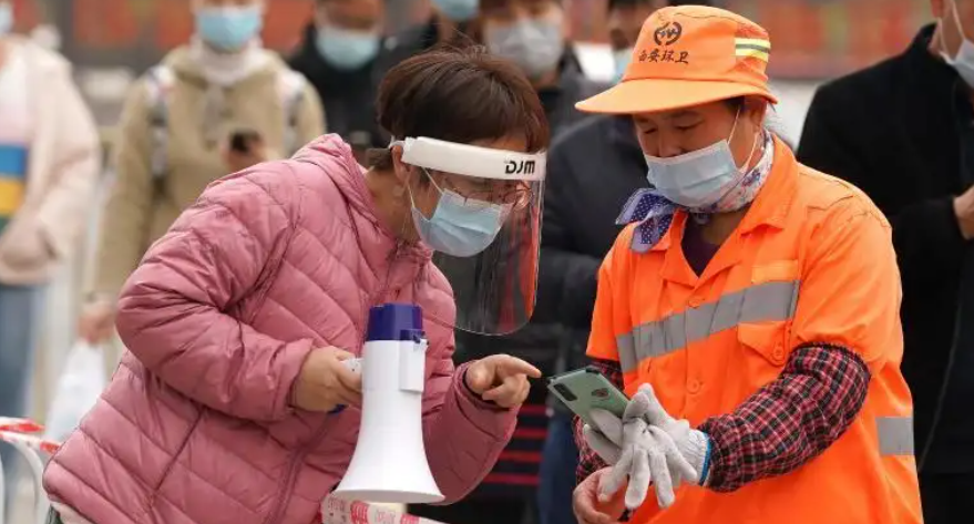 深圳一艺术中心发生聚集性疫情被立案，相关负责人会面临什么处罚？