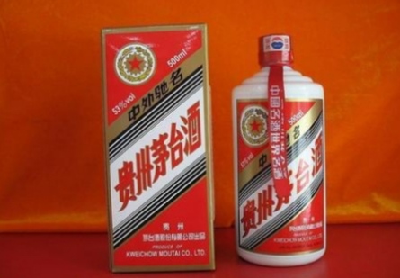 十元白酒灌入品牌酒瓶变茅台，这样的乱象为何频频出现？