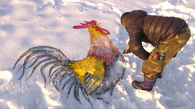 东北大叔雪地画老虎吓野猪，此举真的奏效吗？