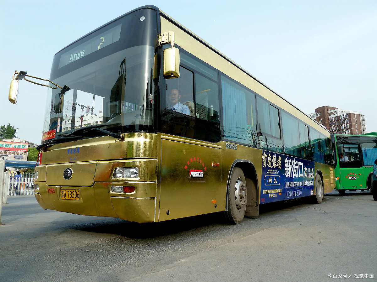 航拍疫情下的郑州：道路冷清空旷，郑州现在的防控措施是怎样的？