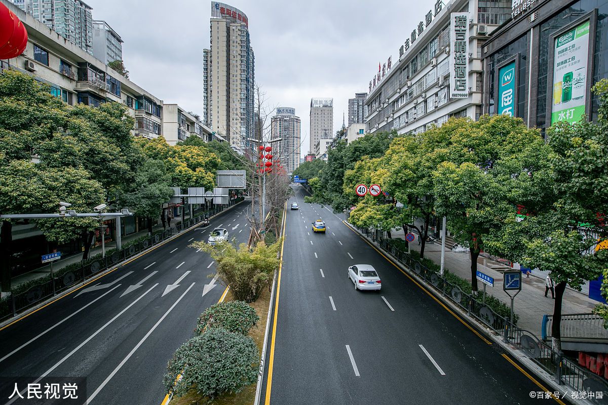 航拍疫情下的郑州：道路冷清空旷，郑州现在的防控措施是怎样的？