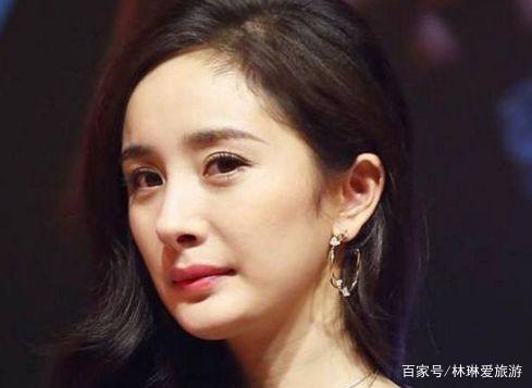 女明星路人拍都太美了。为什么杨幂侧脸像被削了一刀呢？