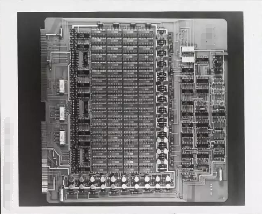 哪种类型的存储器主要用作缓存存储器